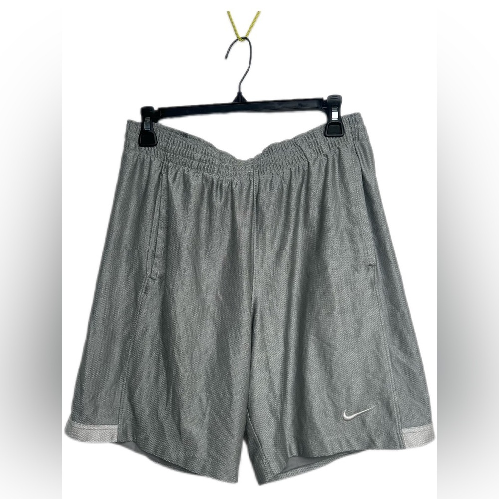 Nike Gray Athletic Shorts Lightweight Drawstring Size Small‎
